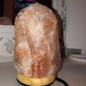 Himalayan salt lamp